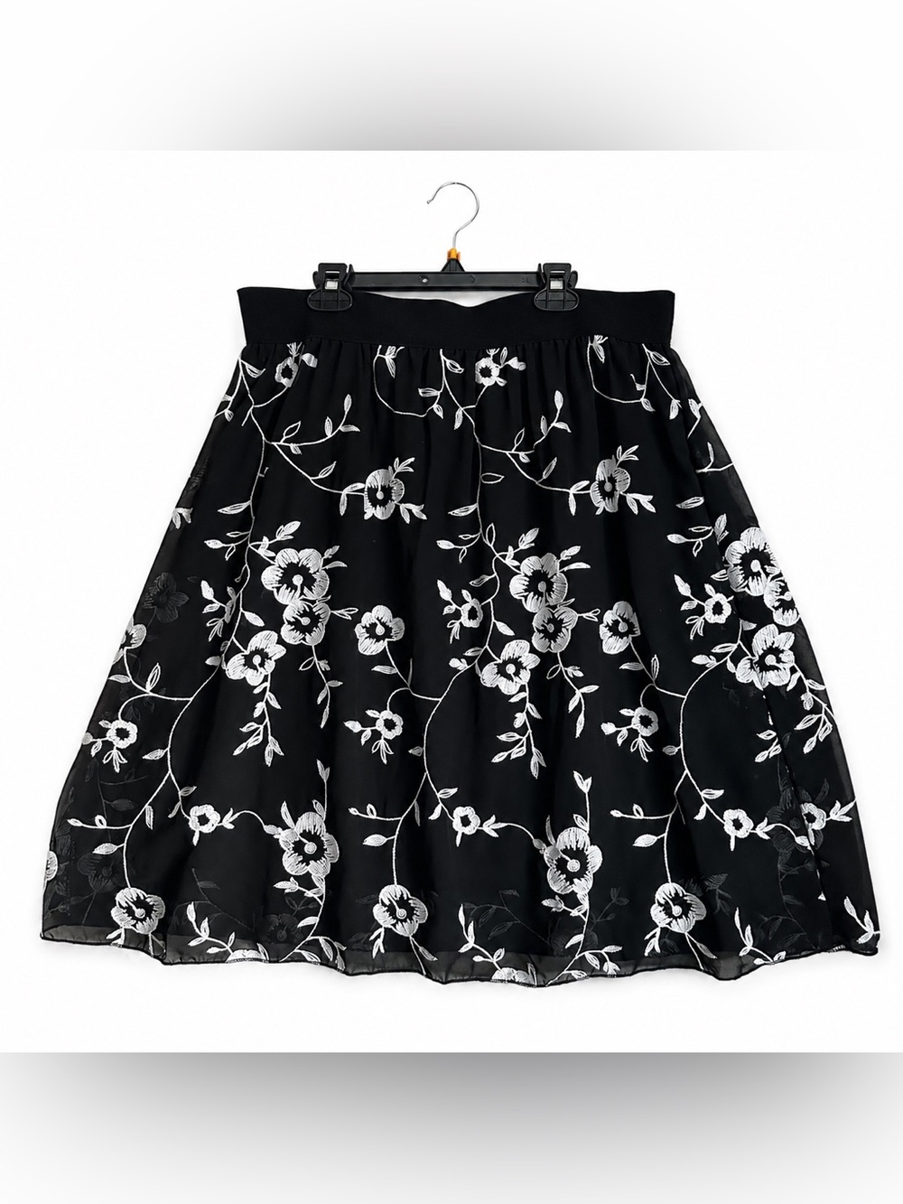 Metro Wear Floral Embroidered Flair Skirt Women's L Black Ivory